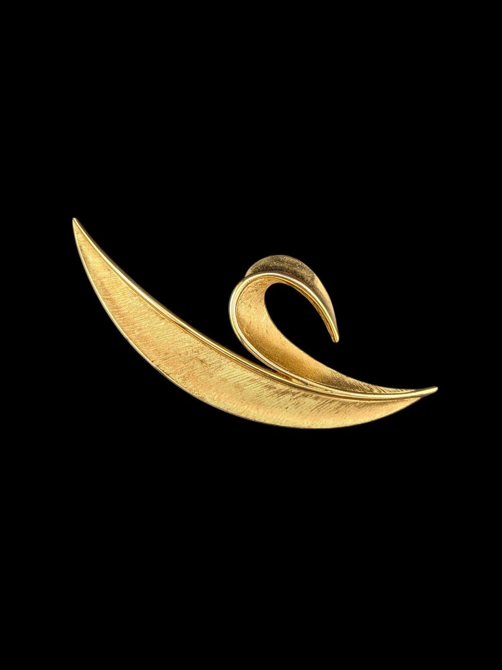 1960s Crown Trifari Gold Tone Split Leaf Brooch